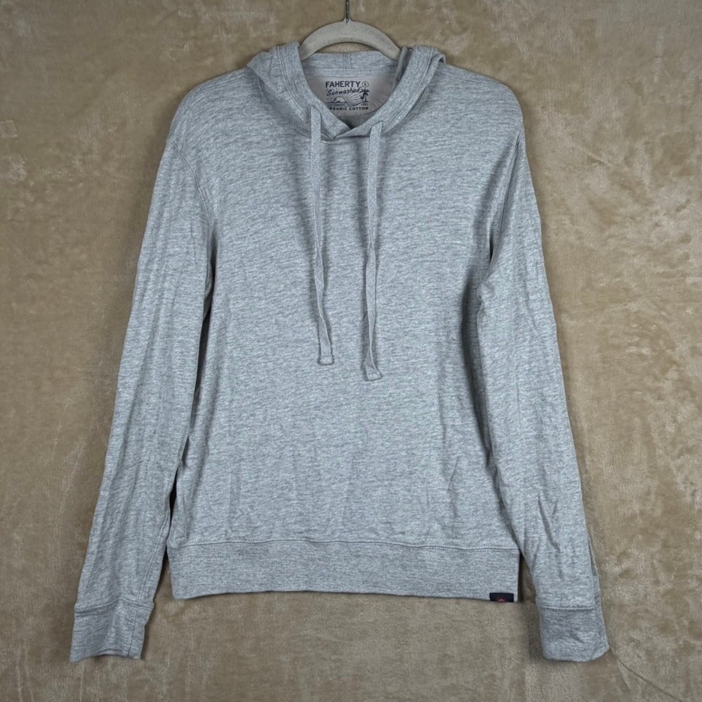 Faherty Men S Sunwashed Organic Cotton Hoodie Heather Grey Coastal Surf Beachy